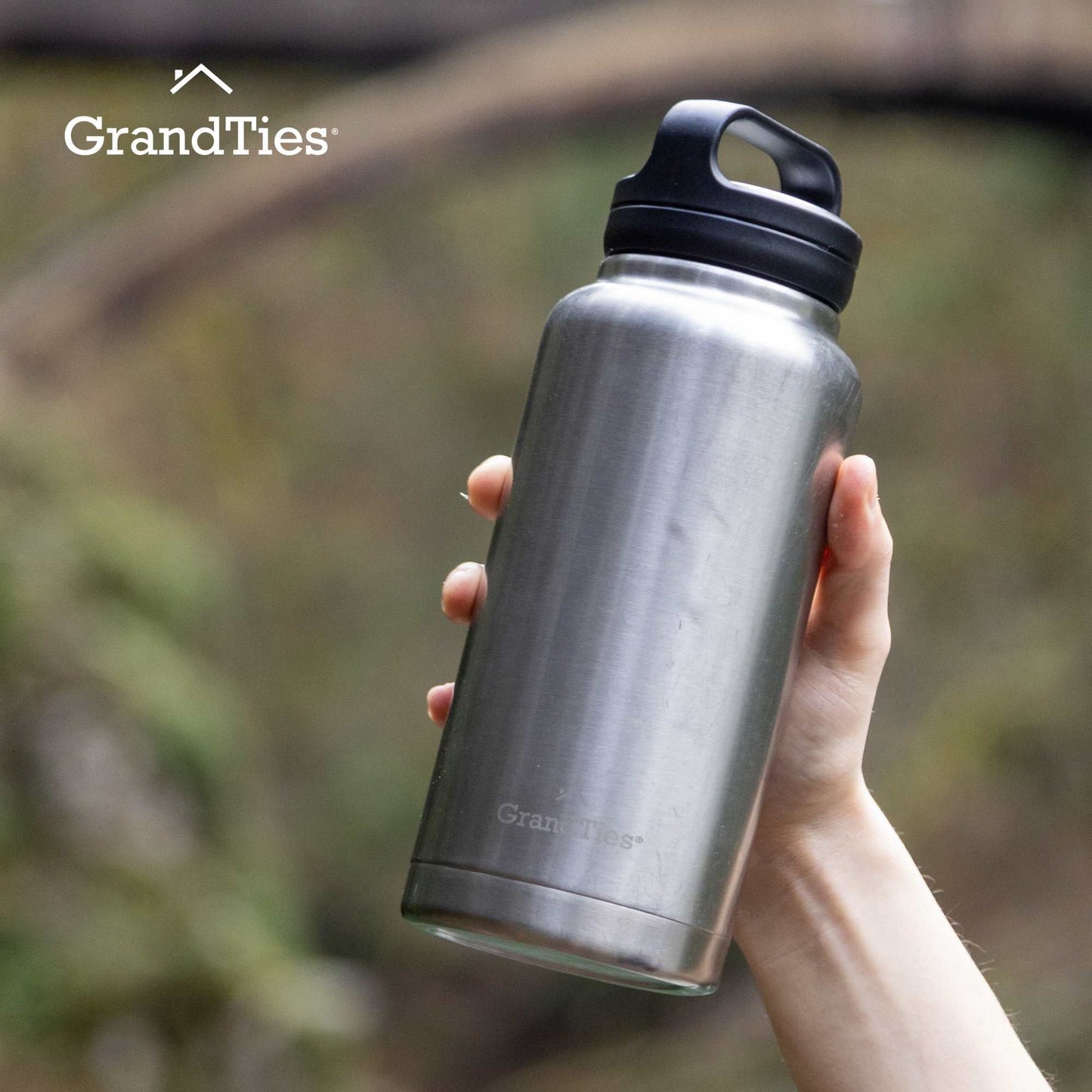 Insulated Travel Water Bottle with Two Stylish Ergonomic Handle Lids 32oz/946ml - Classic Silver - Grandties