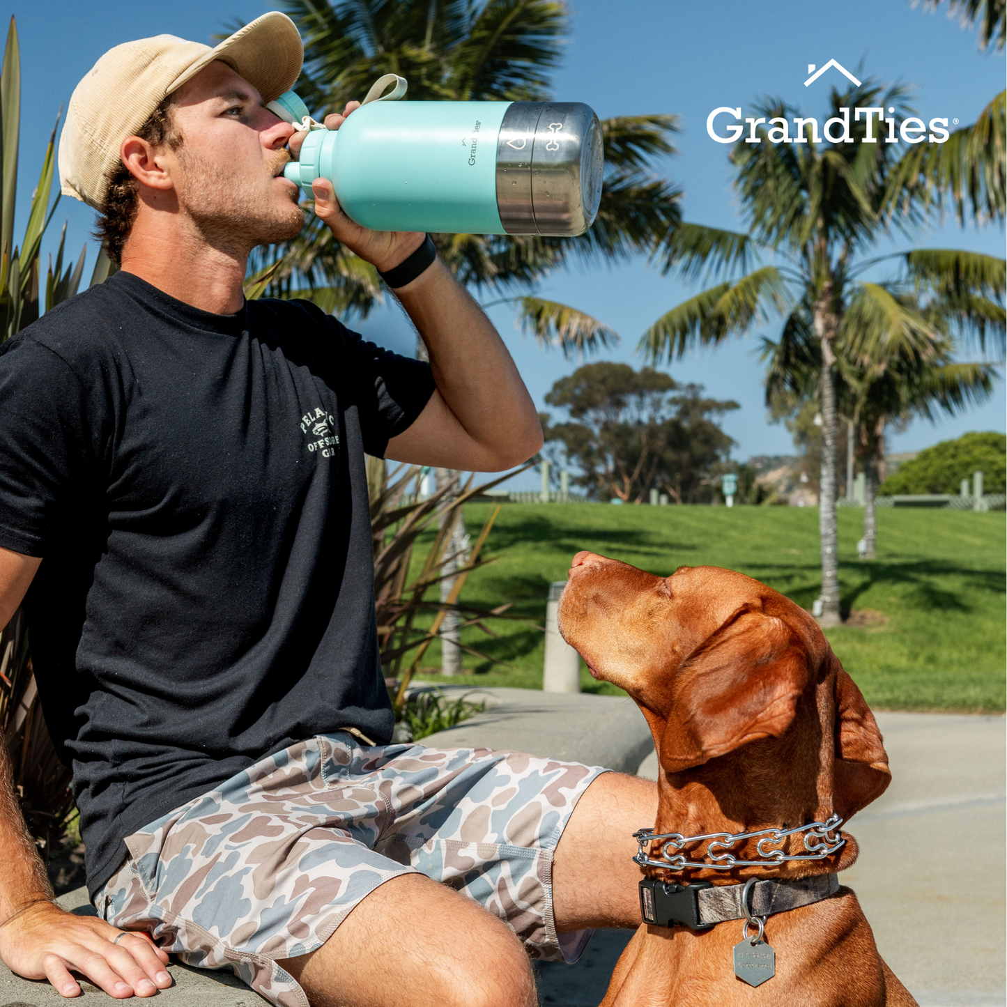 Insulated Stainless Steel Water Bottle with Two Detachable Bowls for Dogs and Pets| 32oz/950ml - GrandTies